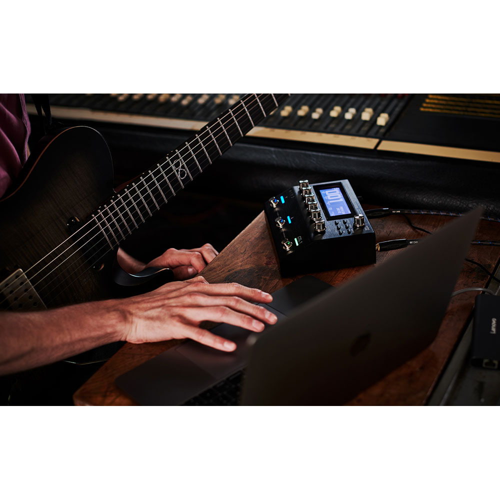 BOSS(ボス) GT-1000CORE Guitar Effects Processor マルチエフェクター 使用イメージ