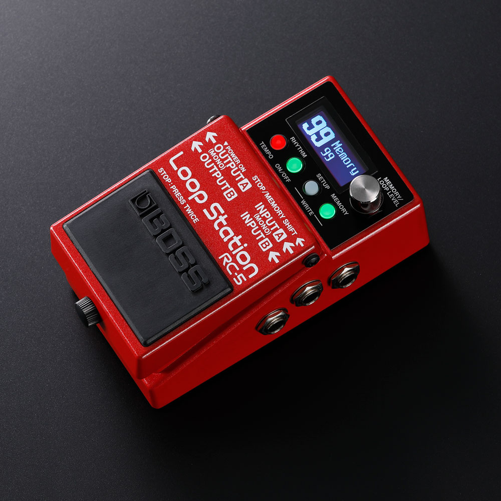 BOSS(ボス) RC-5 Loop Station(ループステーション) ルーパー エフェクター 斜め・全体像・右側面には2つのインプット端子と外部コントローラー用の端子を配置