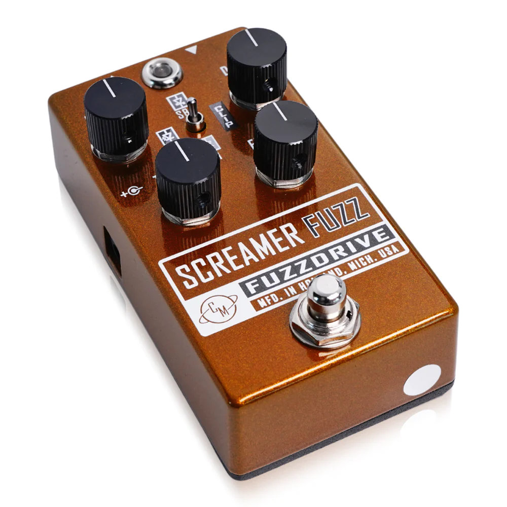 Cusack Music Screamer Fuzz V3 オーバードライブ ギターエフェクター フットスイッチ側サイドからのアングル