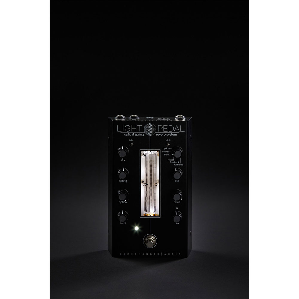 Game Changer Audio LIGHT Pedal GCALP スプリングリバーブ 暗闇の画像