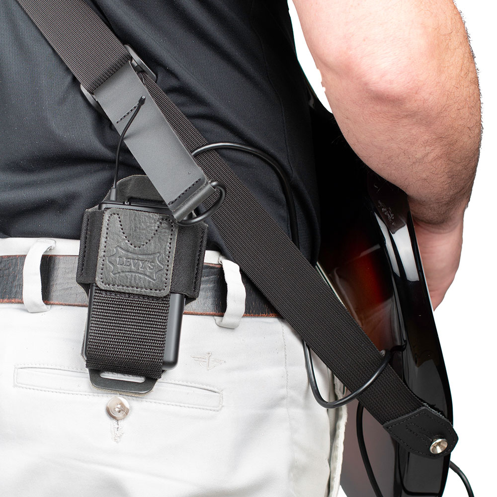 LEVY’S MM14-BLK Wireless Pack Holders トランスミッターホルダー 使用例