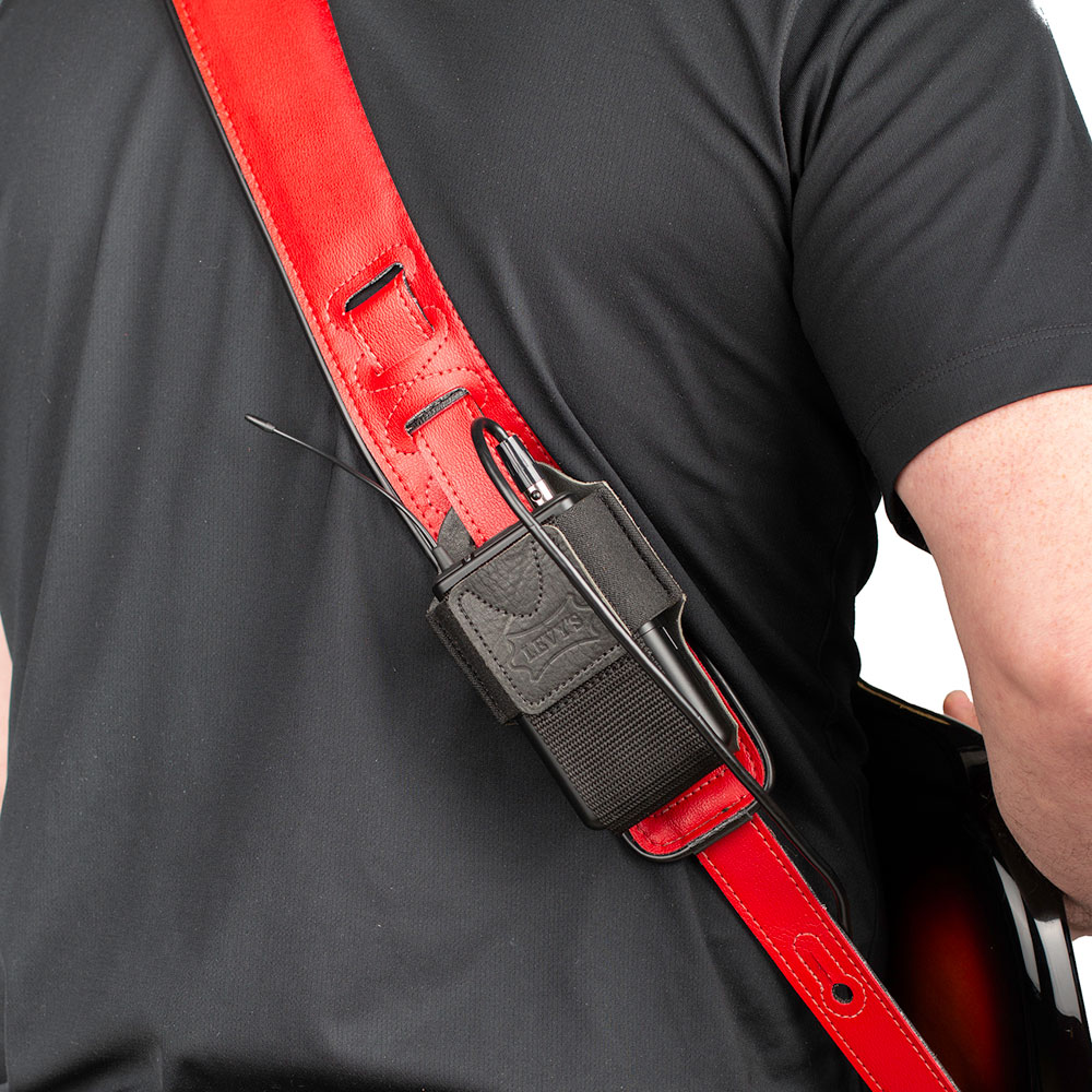 LEVY’S MM14-BLK Wireless Pack Holders トランスミッターホルダー 使用例