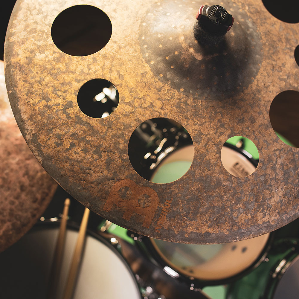 MEINL B18VPTRC Pure Trash Crash Byzance Vintage Series 18' クラッシュシンバル マイネル 穴あきシンバル スタンド設置時の画像
