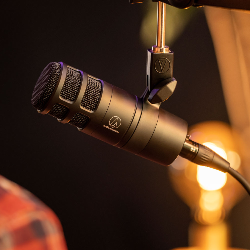 AUDIO-TECHNICA AT2040 ダイナミックマイク 使用イメージ