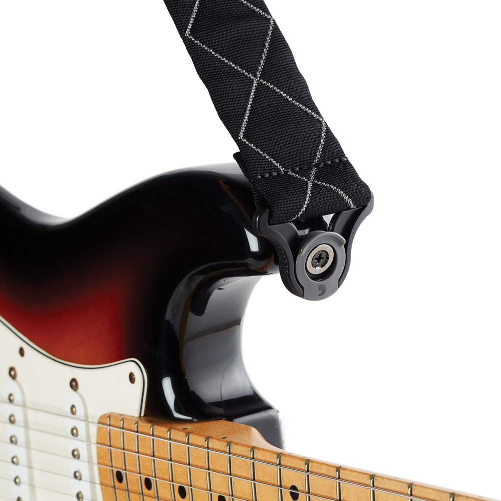 Planet Waves by D’Addario 50BAL02 AUTO LOCK BLK DIAMND ギターストラップ 使用例画像