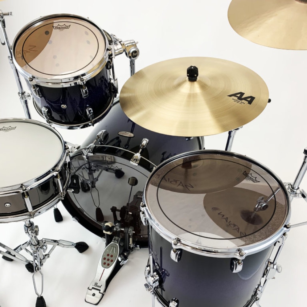REMO PS-324BB PINSTRIPE CLEAR 24インチ ドラムヘッド 設置例画像