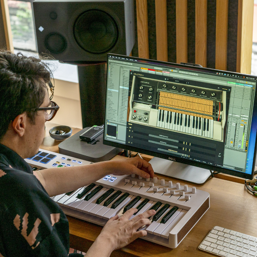 ARTURIA アートリア KeyLab Essential 49 mk3 WH 49鍵 MIDIキーボード Analog Lab Vなど豊富なバンドルソフトつき キーラボエッセンシャル イメージ画像