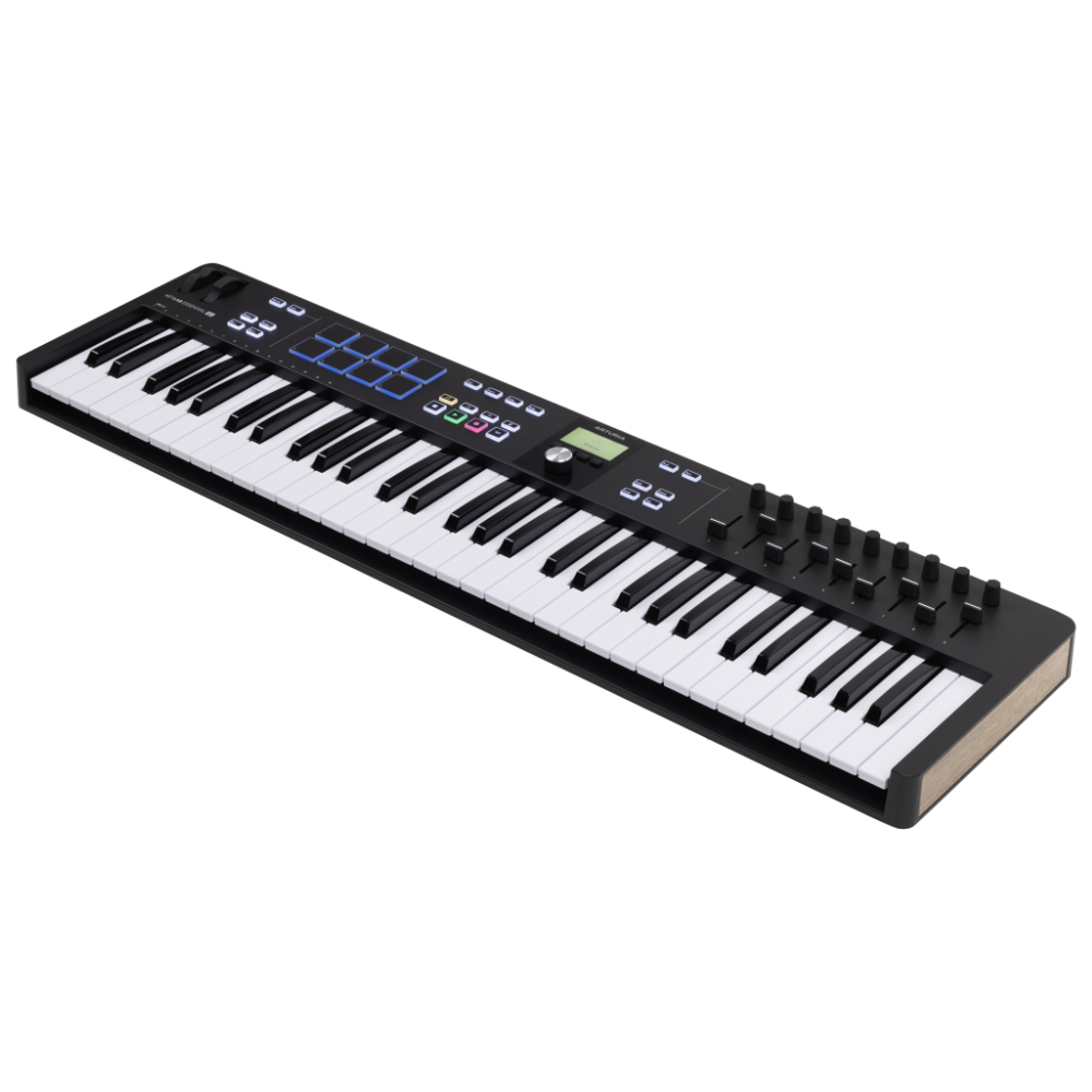 ARTURIA アートリア KeyLab Essential 61 mk3 BK 61鍵 MIDIキーボード Analog Lab Vなど豊富なバンドルソフトつき キーラボエッセンシャル 右斜めアングル画像