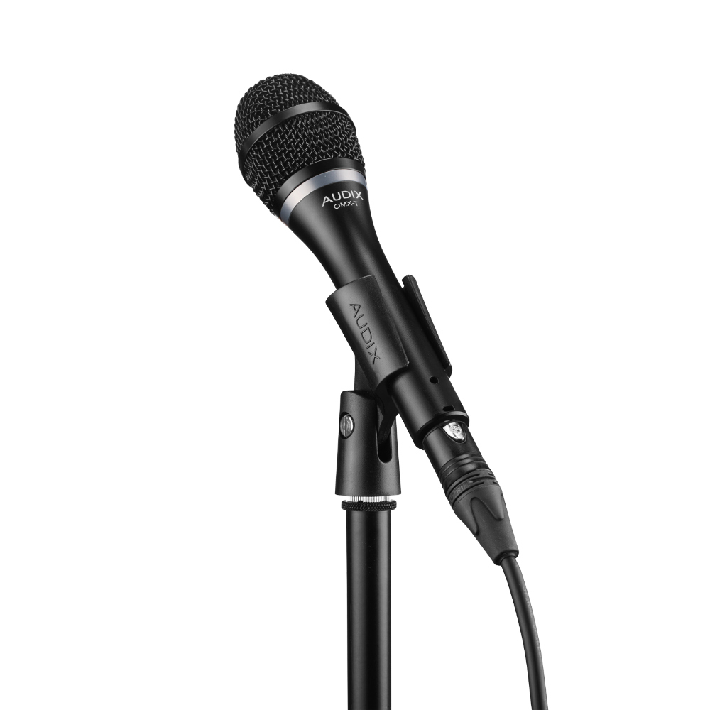 マイク AUDIX OMX-T ボーカル用ダイナミックマイク Tight ハンドマイクでパフォーマンスする大音量スタイルのボーカル向き セッティング例画像