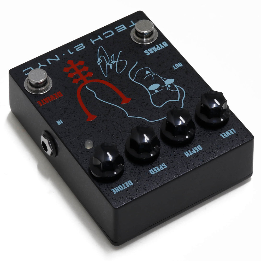 TECH21 Geddy Lee Signature Amalgamation Chorus コーラス ベースエフェクター 本体画像 斜め