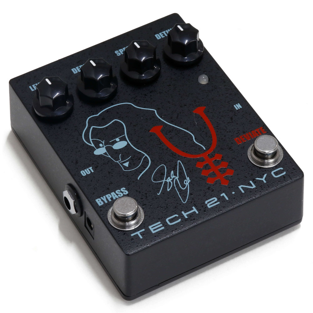 TECH21 Geddy Lee Signature Amalgamation Chorus コーラス ベースエフェクター 本体画像 斜め 2