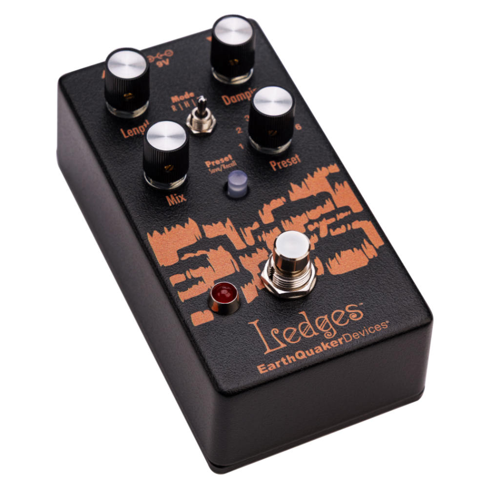 EarthQuaker Devices アースクエイカーデバイセス EQD Ledges Black Amber 限定カラー リバーブ ギターエフェクター 左斜めアングル画像