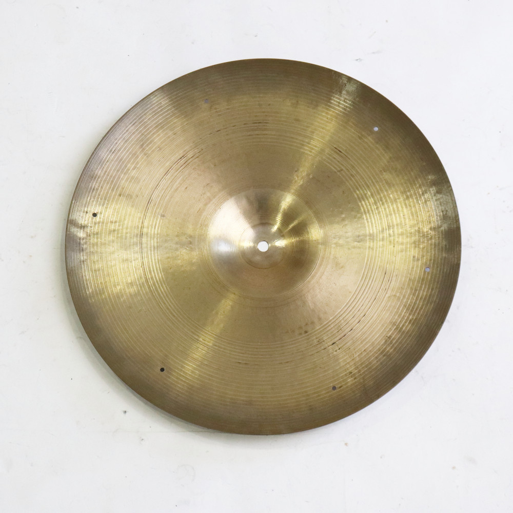 【中古】 リベットホール付きドラムシンバル ジルジャン ZILDJIAN A Zildjian MEDIUM 18インチ ドラムシンバル 裏面