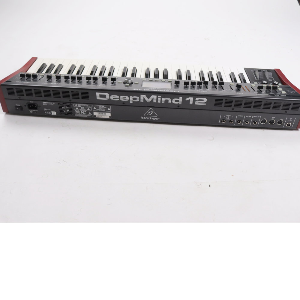 【中古】 BEHRINGER DEEPMIND 12 ポリフォニックシンセサイザー 側面