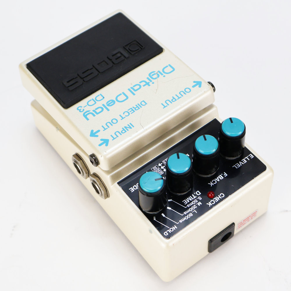 【中古】 デジタルディレイ エフェクター BOSS DD-3 Digtal Delay  MADE IN JAPAN ギターエフェクター ディレイ 本体画像 斜め 