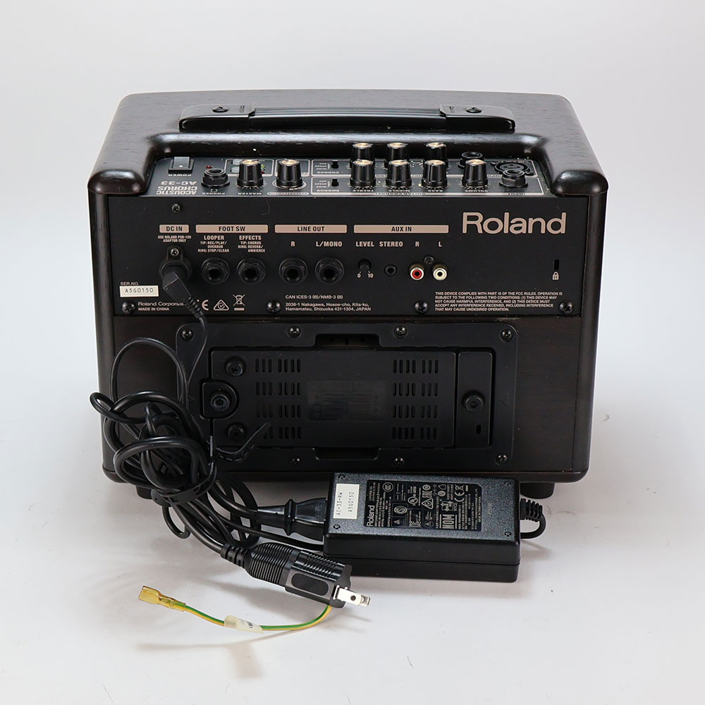 【中古】 アコギアンプ ローランド ROLAND AC-33-RW アコースティックギター用アンプ アコギアンプ ローズウッド調 背面
