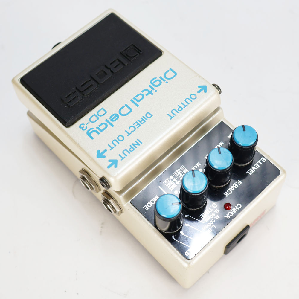 【中古】 デジタルディレイ エフェクター BOSS DD-3 Digtal Delay MADE IN JAPAN ギターエフェクター ディレイ 本体画像 斜め