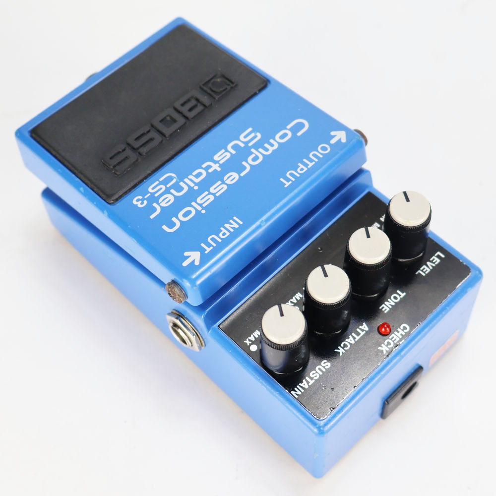【中古】コンプレッサー エフェクター BOSS CS-3 Compression Sustainer ギターエフェクター 本体画像 斜め 