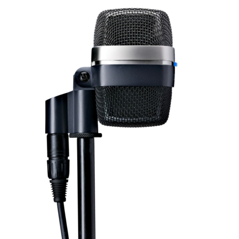 バスドラムの迫力ある低音も余すことなく収音