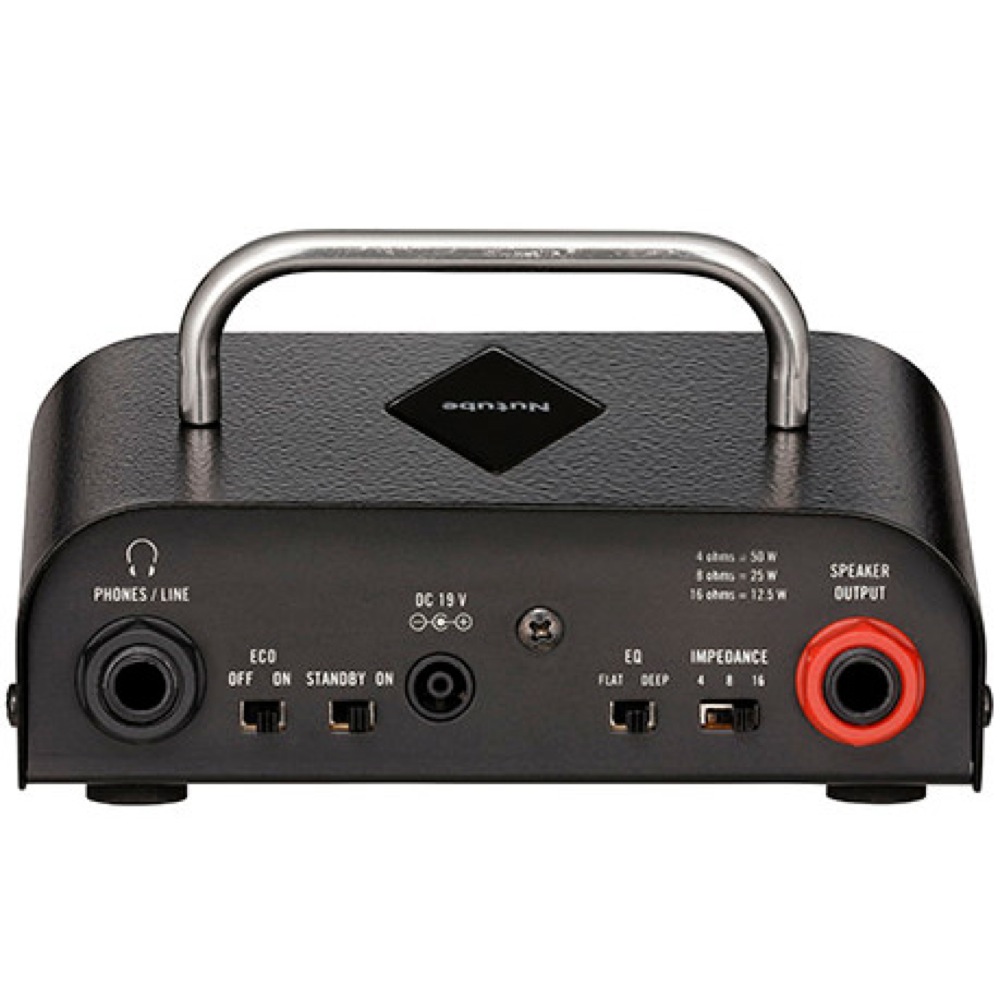 キャビネット・サイズに応じて最適なサウンドが得られるEQスイッチ搭載